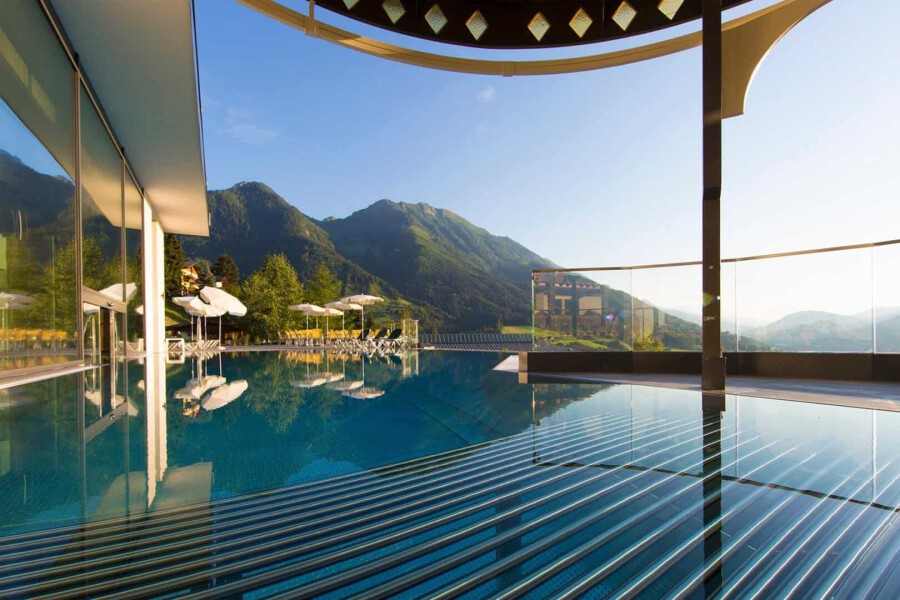 Rooftop Pool des Alpina Family, Spa & Sporthotel