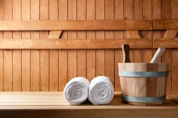 Beim perfekten Aufguss in einem der Health & Spa - Premium Hotels entspannen.