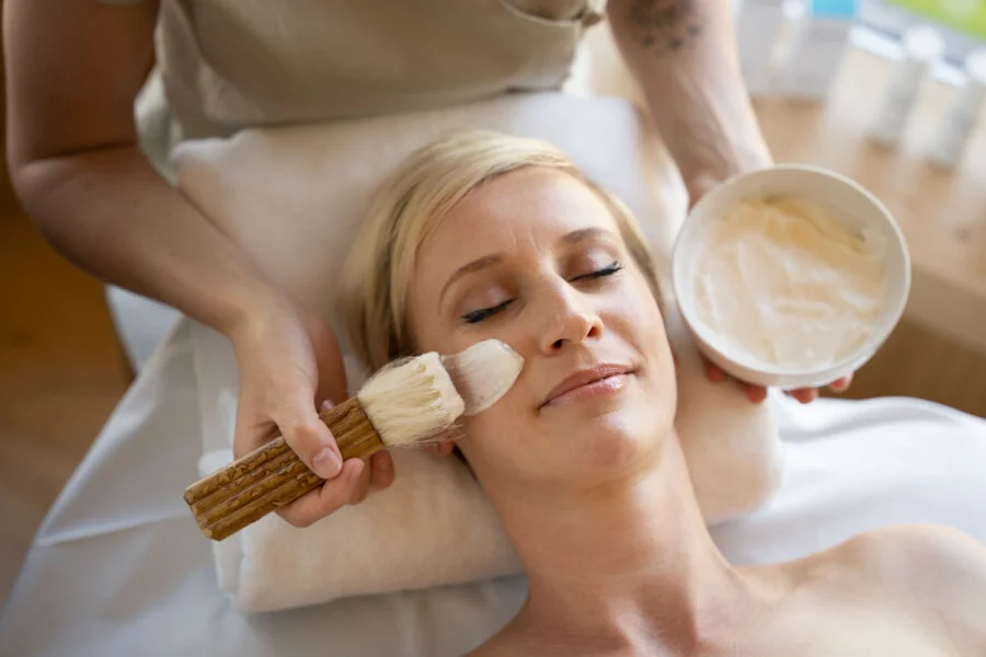 Beauty-Behandlung während einemSchönheitsurlaub im Natur- und Wellnesshotel Höflehner